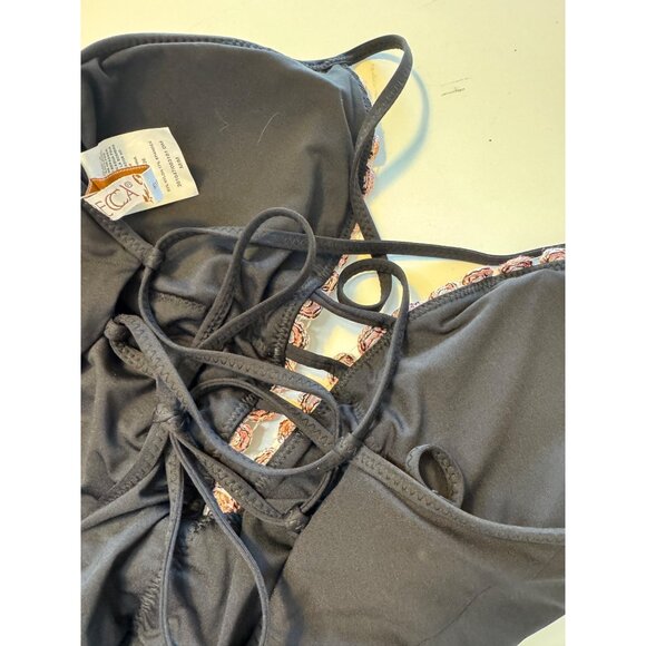 Becca Delilah Crochet Trim One Piece Size Medium Plunge Swimsuit NWT $138 Black - Picture 6 of 14